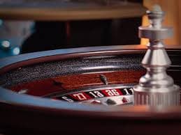 Platform sersanbet dengan kategori permainan slot, dealer langsung, olahraga, dan esports